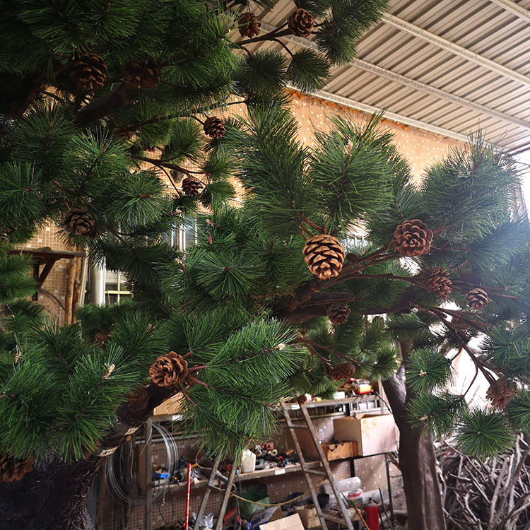 Factory Price Big Trunk Decorative Artificial Pine Trees